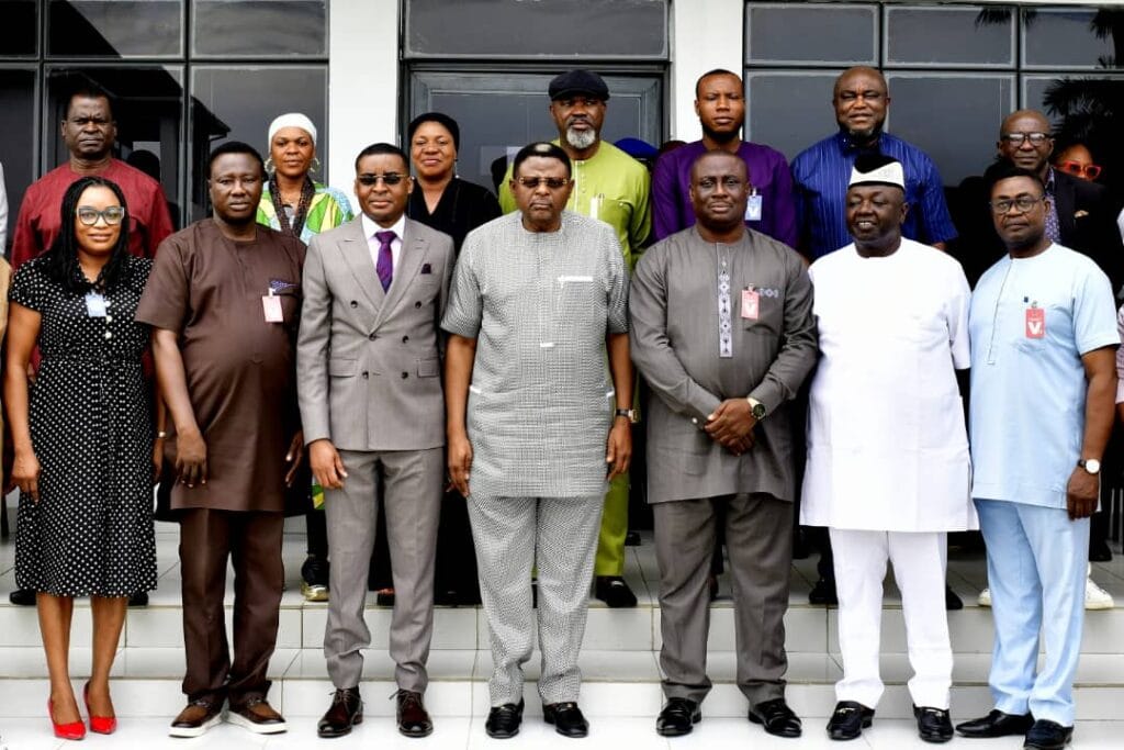 Gov Bassey with the Ucth Calabar leaders