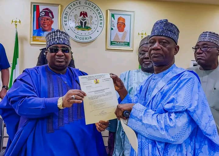 Kebbi Governor Idris earns national recognition for leadership ~ APC chieftain Governor Idris of Kebbi State
