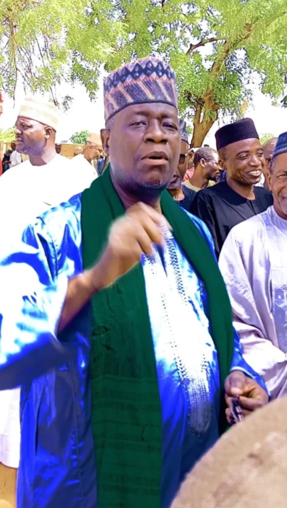 Sokoto: Danda flags off Anguwar Mana Karama–Masau road construction amid cheers Malam Ya’u Muhammad Danda, Chairman of Sokoto South Local Government Area