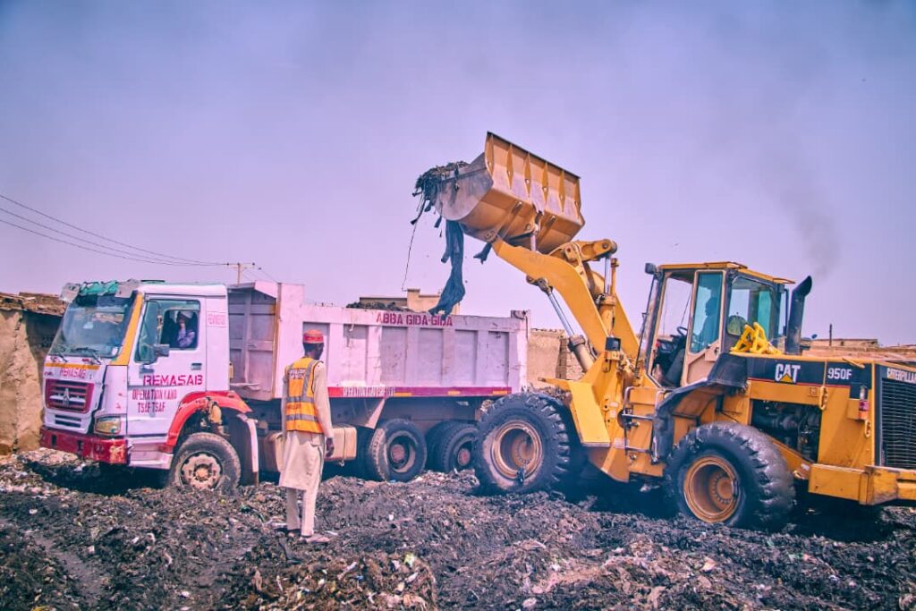 REMASAB intensifies waste evacuation in Dorayi Ramin Wawa, residents applaud Kano Government The Kano State Refuse Management and Sanitation Board (REMASAB)