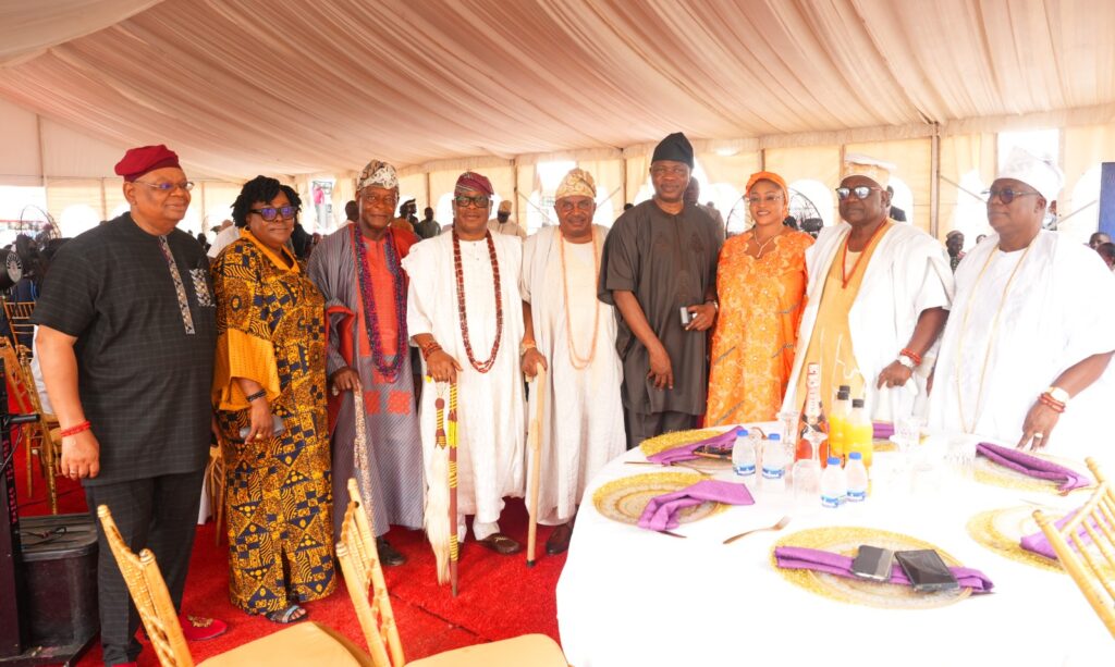 The Ooni of Ife, Oba Adeyeye Ogunwusi II, and Comptroller General of the Nigeria Customs Service in a group picture