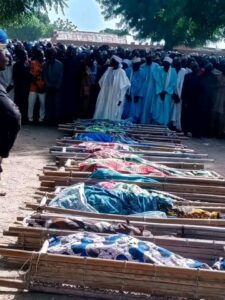 Yan bindiga sun kashe manoma 17, sun jikkata 13 a Goron Namaye da ke Zamfara. Yan bindiga sun kashe mutane 17 tare da jikkata wasu 13 a Zamfara