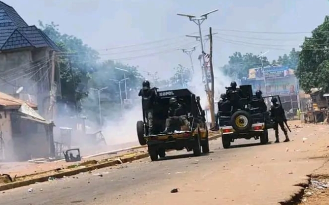 Clash erupts in Sokoto as youths attempt to seize Mai-Barewa from security operatives Youths Attempt to Seize Mai Barewa