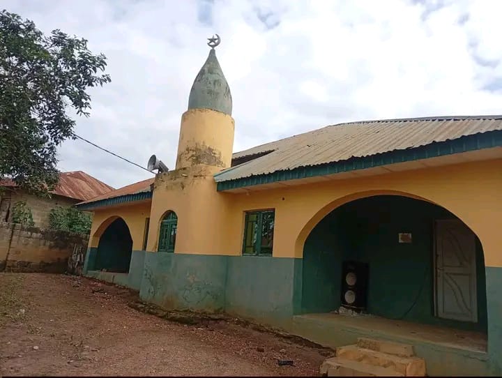 Emulate Hajiya Safaratu Tijjani Bello’s generosity, Sheikh Jingir urges Muslims mosque and Islamic school built and donated by Hajiya Safaratu Tijjani Bello
