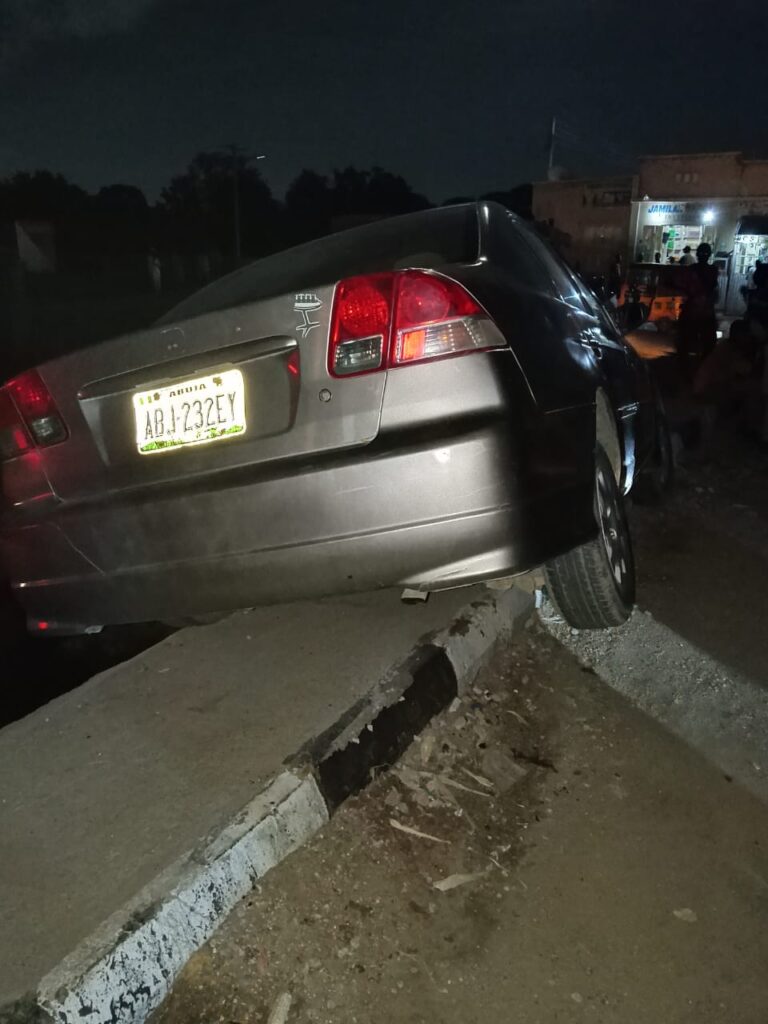 Karota officer’s bravery leads to recovery of stolen car, arrest of suspected car theft syndicate member the stolen car
